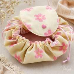 Pochette fleurie avec liens de serrage roses Talya