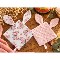 bavoir-bebe-fleuri-rose-pastel-cadeau-naissance.jpg